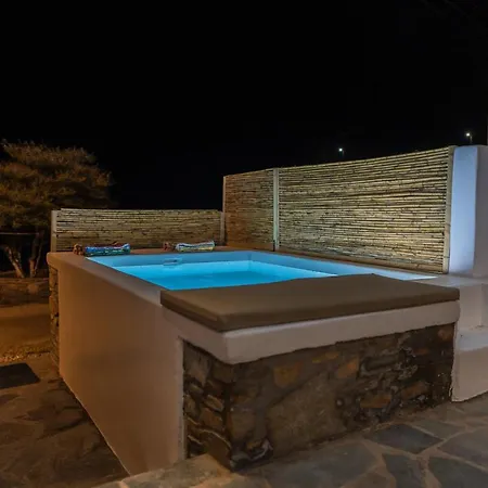 Lareroom 4 σπίτι μπροστά στην παραλία με μικρή πισίνα Kythnos