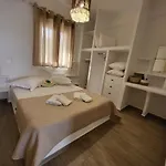 Lareroom 4 σπίτι μπροστά στην παραλία με μικρή πισίνα 펜션 키트노스
