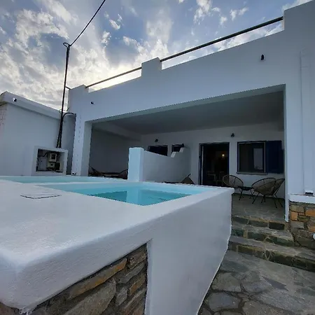 Holiday home Lareroom 4 σπίτι μπροστά στην παραλία με μικρή πισίνα *