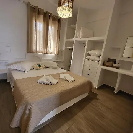 Lareroom 4 σπίτι μπροστά στην παραλία με μικρή πισίνα Tatil Evi Kythnos