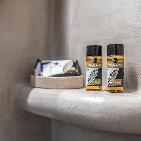 Lareroom 4 σπίτι μπροστά στην παραλία με μικρή πισίνα Holiday home Kythnos