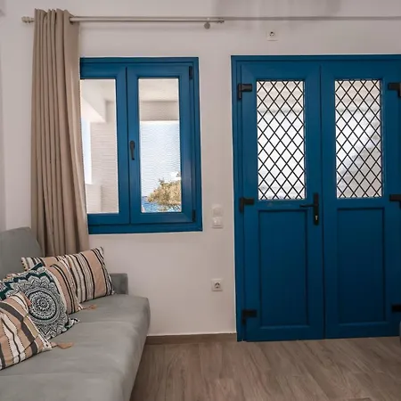 Holiday home Lareroom 4 σπίτι μπροστά στην παραλία με μικρή πισίνα