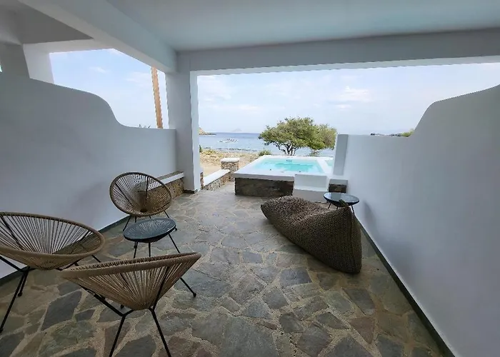 Lareroom 4 σπίτι μπροστά στην παραλία με μικρή πισίνα Сasa de vacaciones Kithnos