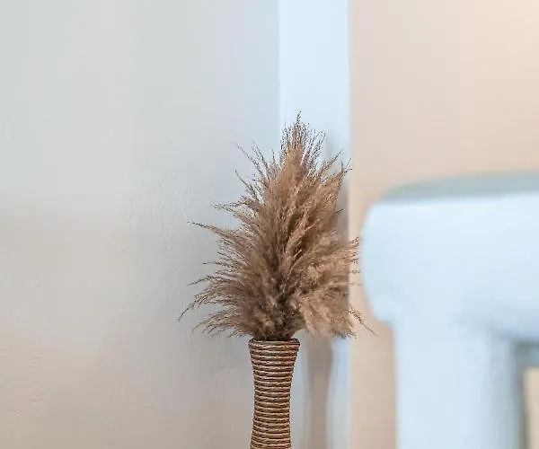 Lareroom 4 σπίτι μπροστά στην παραλία με μικρή πισίνα بيت للعطل